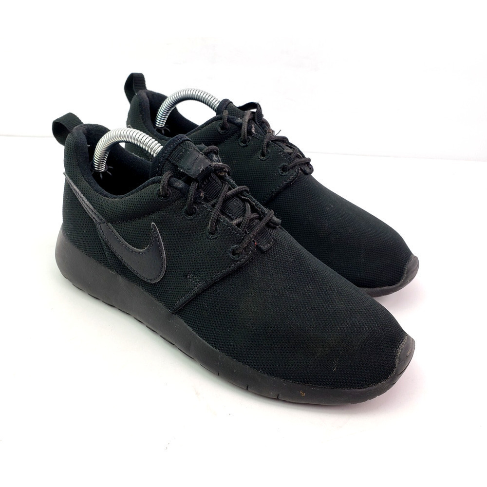 Nike Roshe One Youth Size 4Y Womens Sz 5.5 Black Sneaker Shoes 599728-031